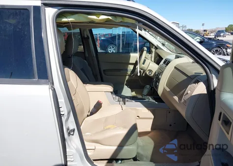 2008 Ford Escape Xlt z USA, uszkodzony, nr VIN 1FMCU031X8KD08004